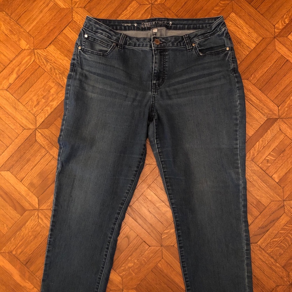 🌷3/$30 Jennifer Lopez Capri Jeans size 14